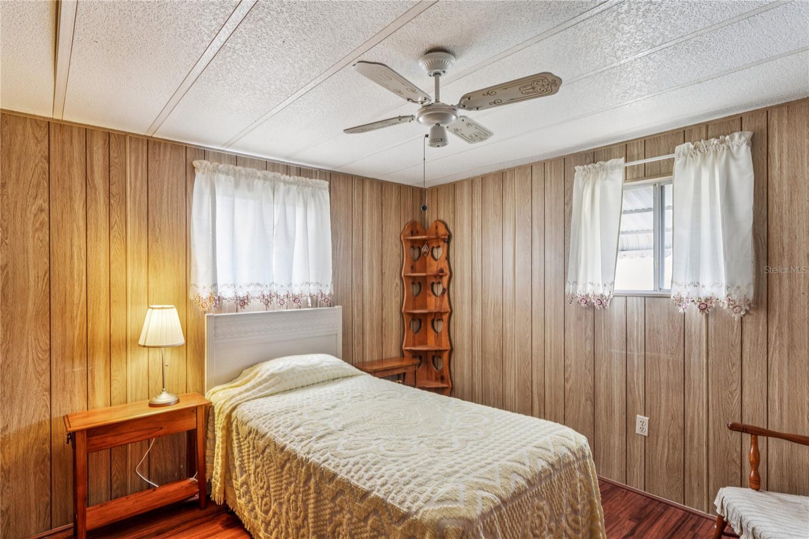 Listing photo id 21 for 38536 Remora Avenue