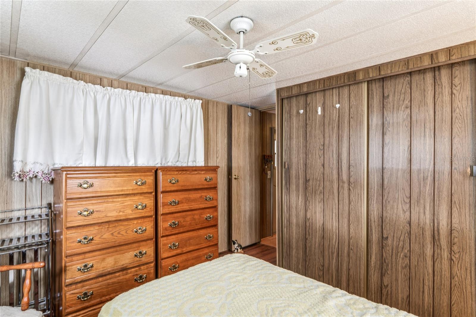 Listing photo id 22 for 38536 Remora Avenue