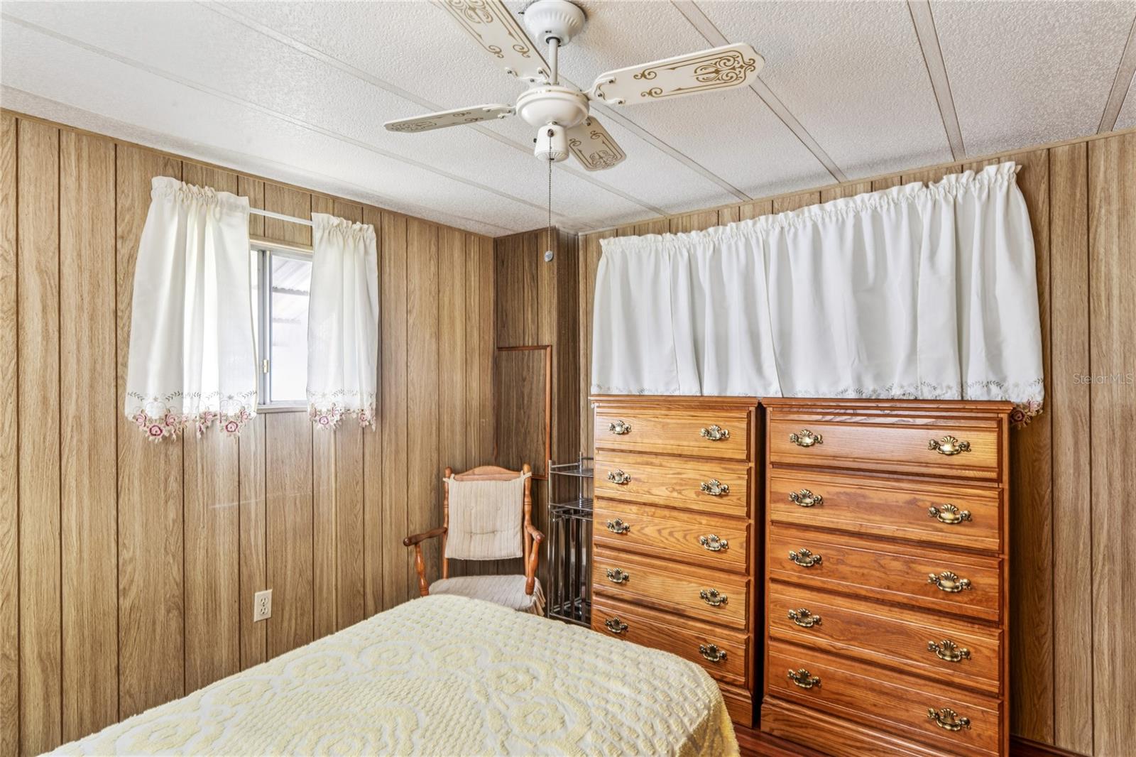 Listing photo id 23 for 38536 Remora Avenue