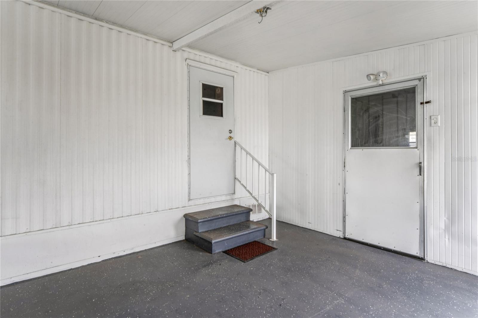 Listing photo id 29 for 38536 Remora Avenue