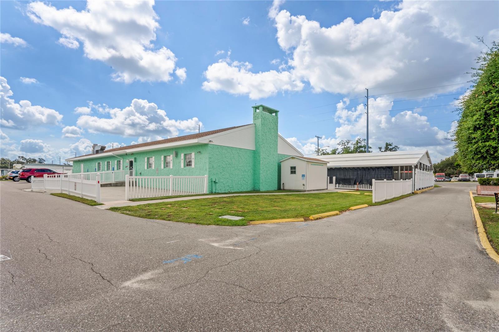 Listing photo id 34 for 38536 Remora Avenue