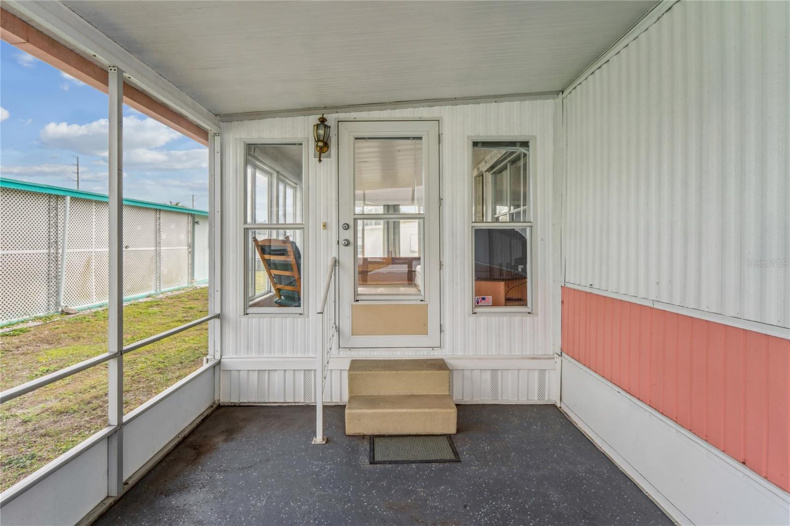 Listing photo id 3 for 38536 Remora Avenue