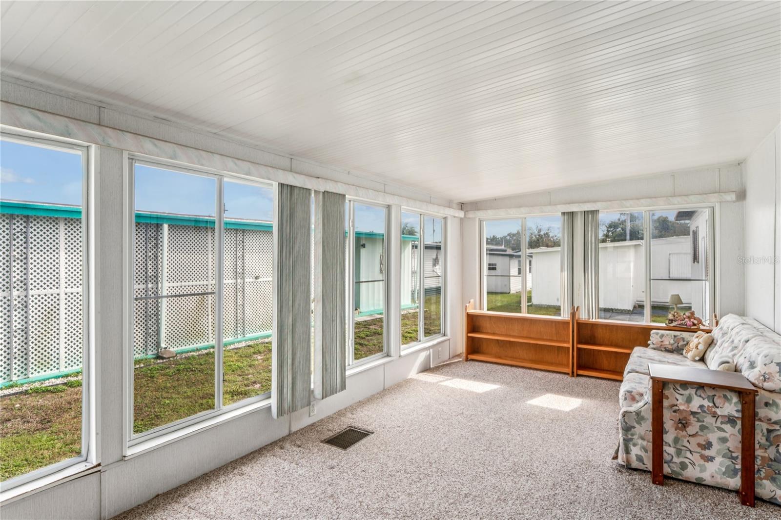 Listing photo id 5 for 38536 Remora Avenue