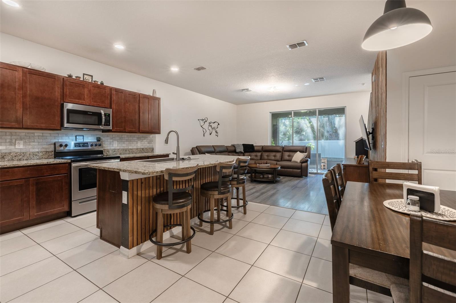 Image 6 of 28 For 3327 Pleasant Willow Court