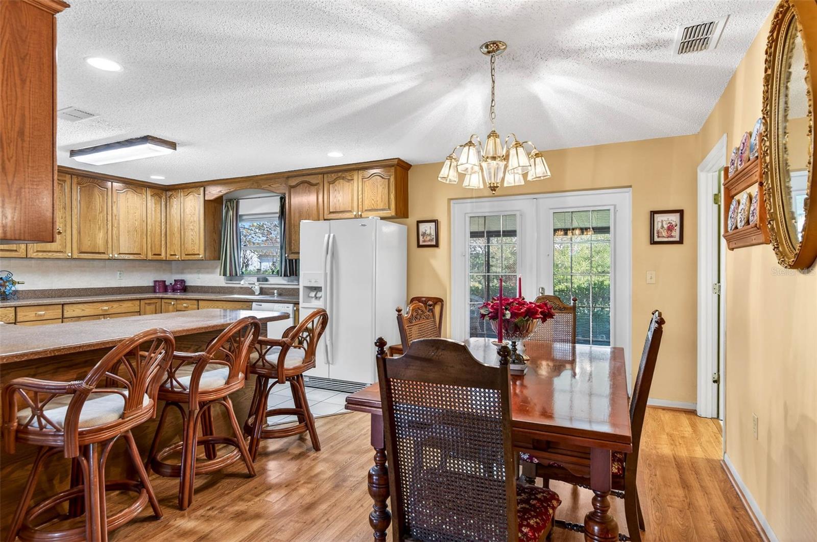 Listing photo id 8 for 37821 Willingham Avenue