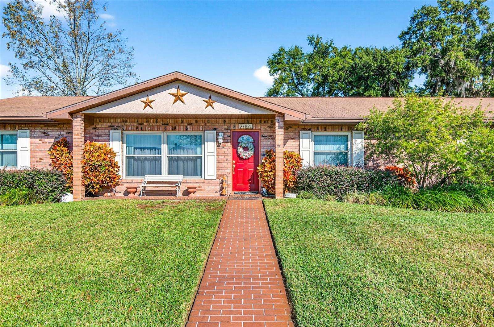 Listing photo id 2 for 37821 Willingham Avenue