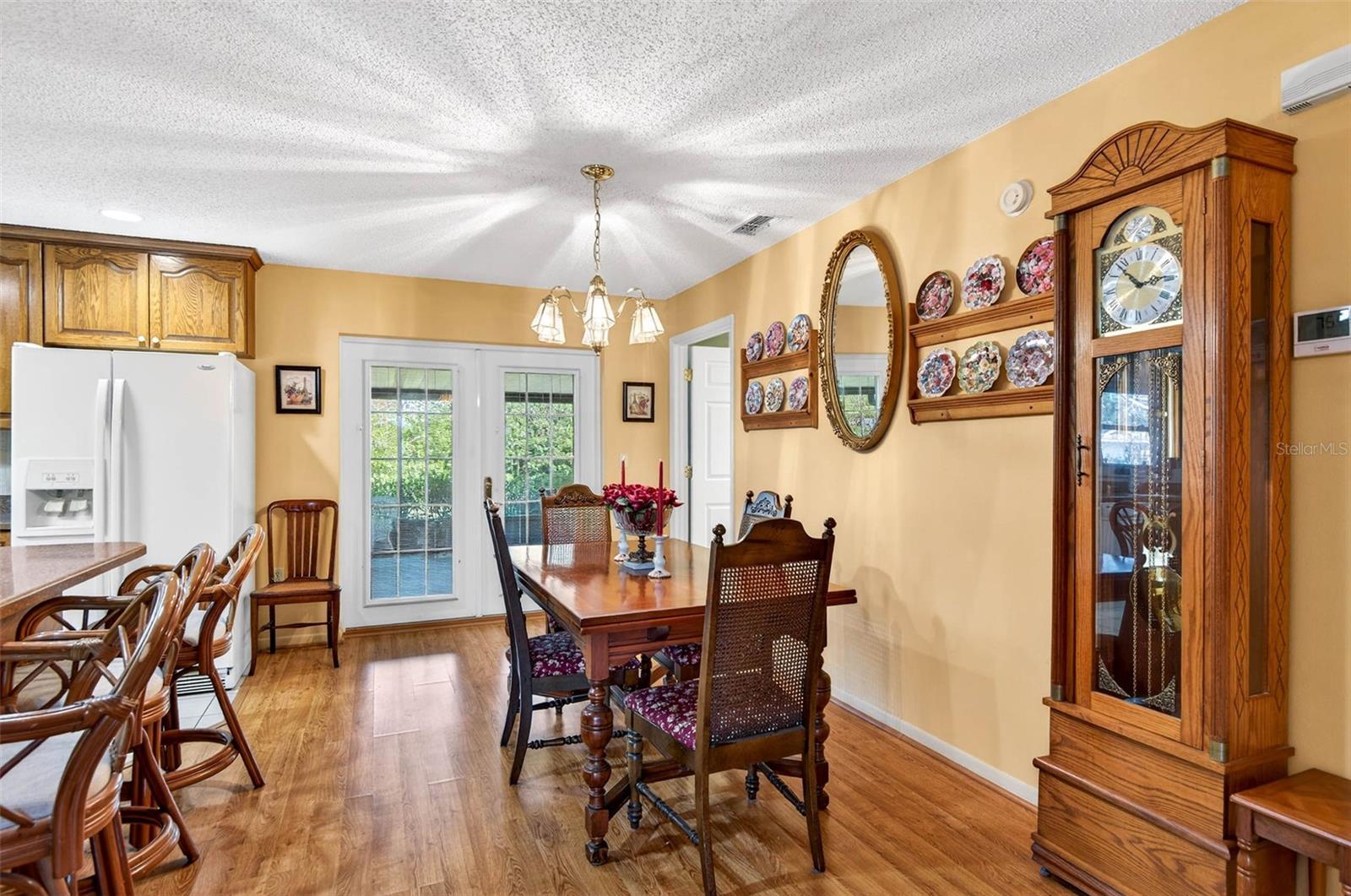 Listing photo id 7 for 37821 Willingham Avenue