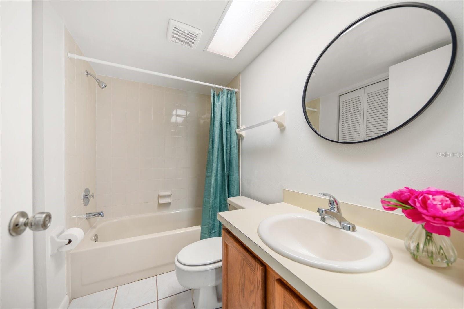 Image 11 of 48 For 100 Grand Boulevard 205