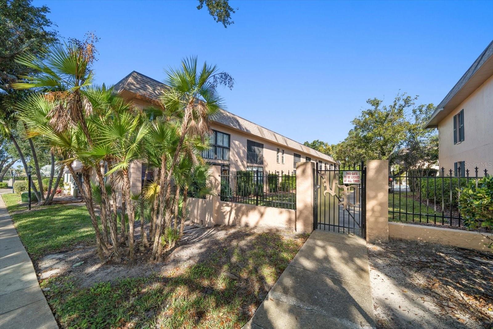 Image 22 of 48 For 100 Grand Boulevard 205