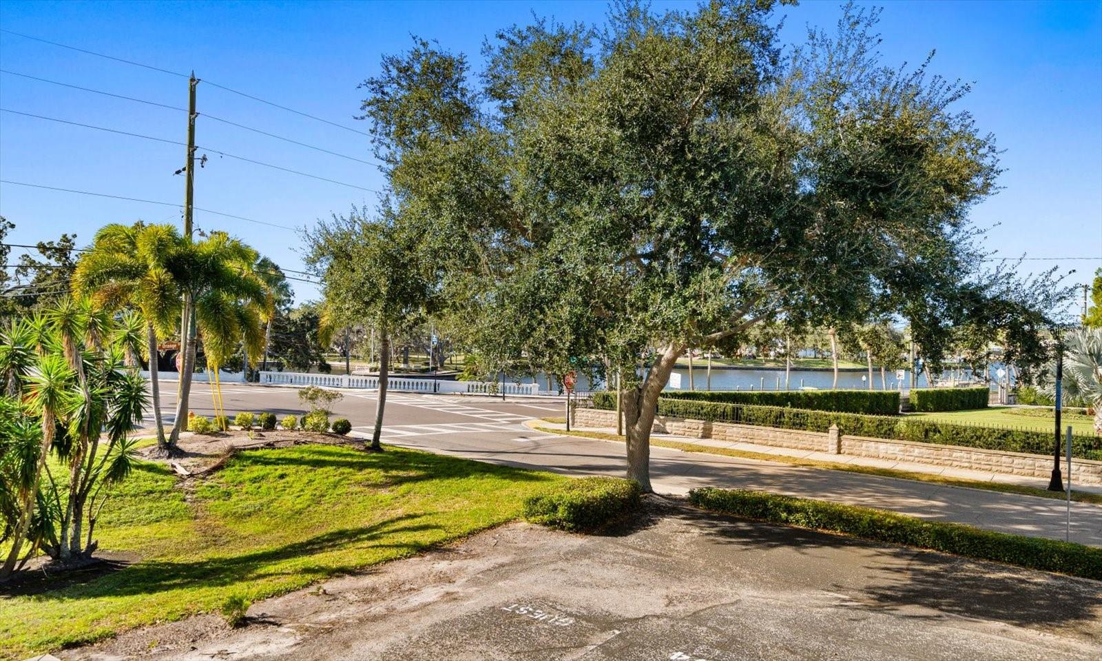 Image 24 of 48 For 100 Grand Boulevard 205