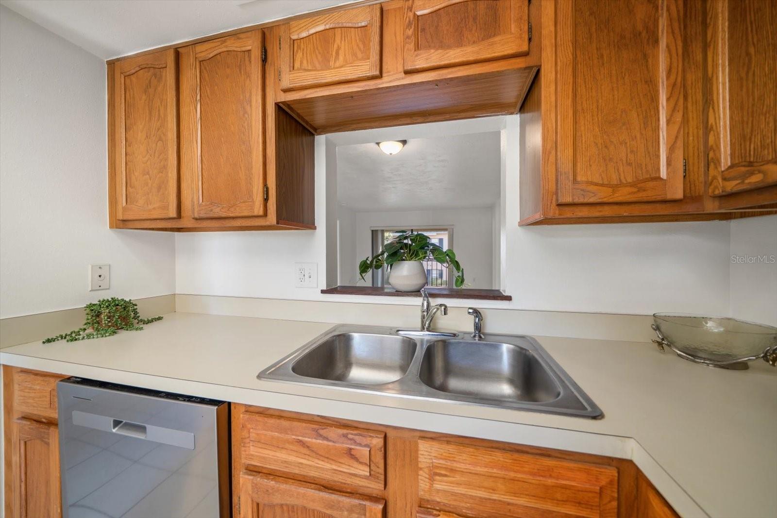 Image 29 of 48 For 100 Grand Boulevard 205