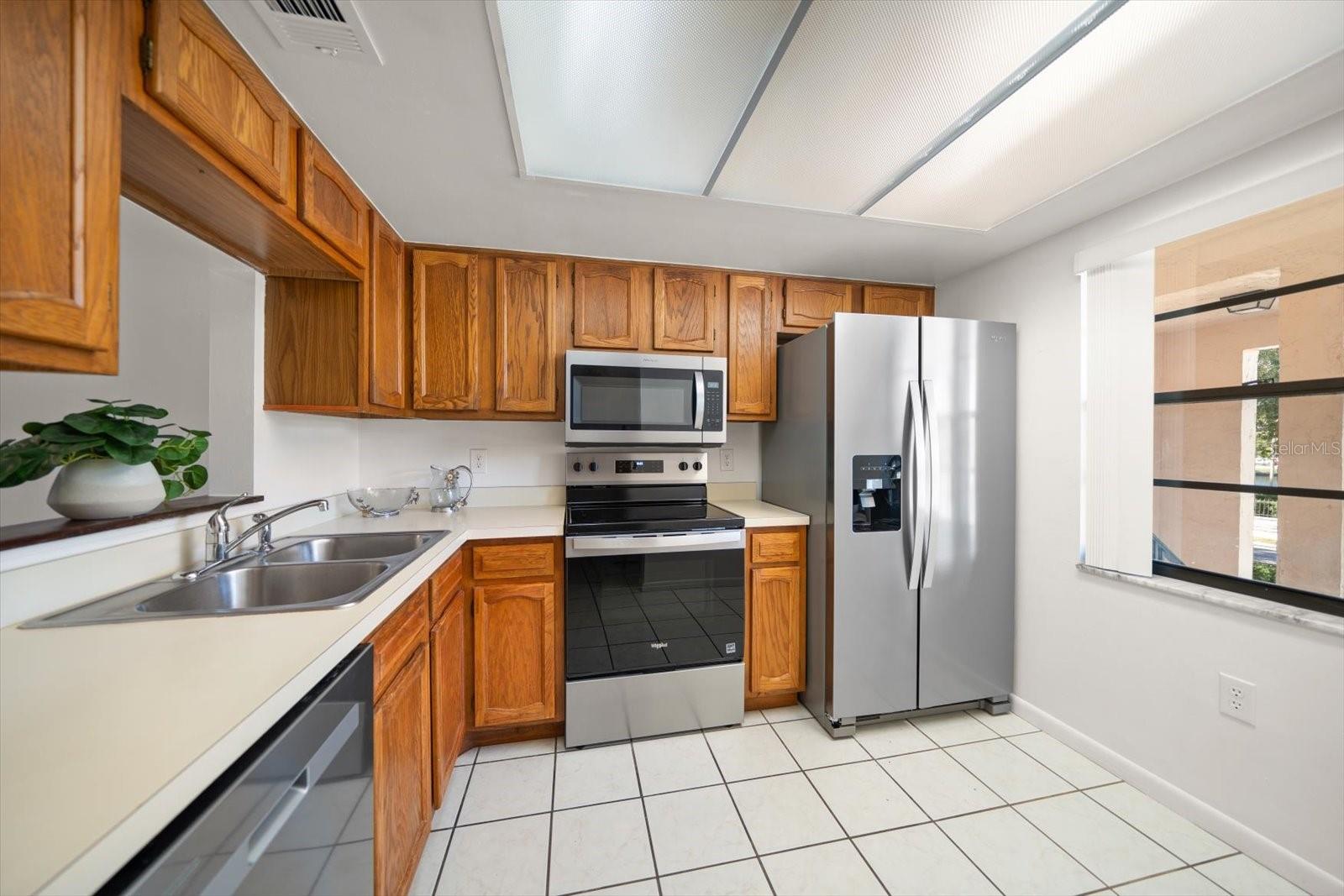 Image 3 of 48 For 100 Grand Boulevard 205