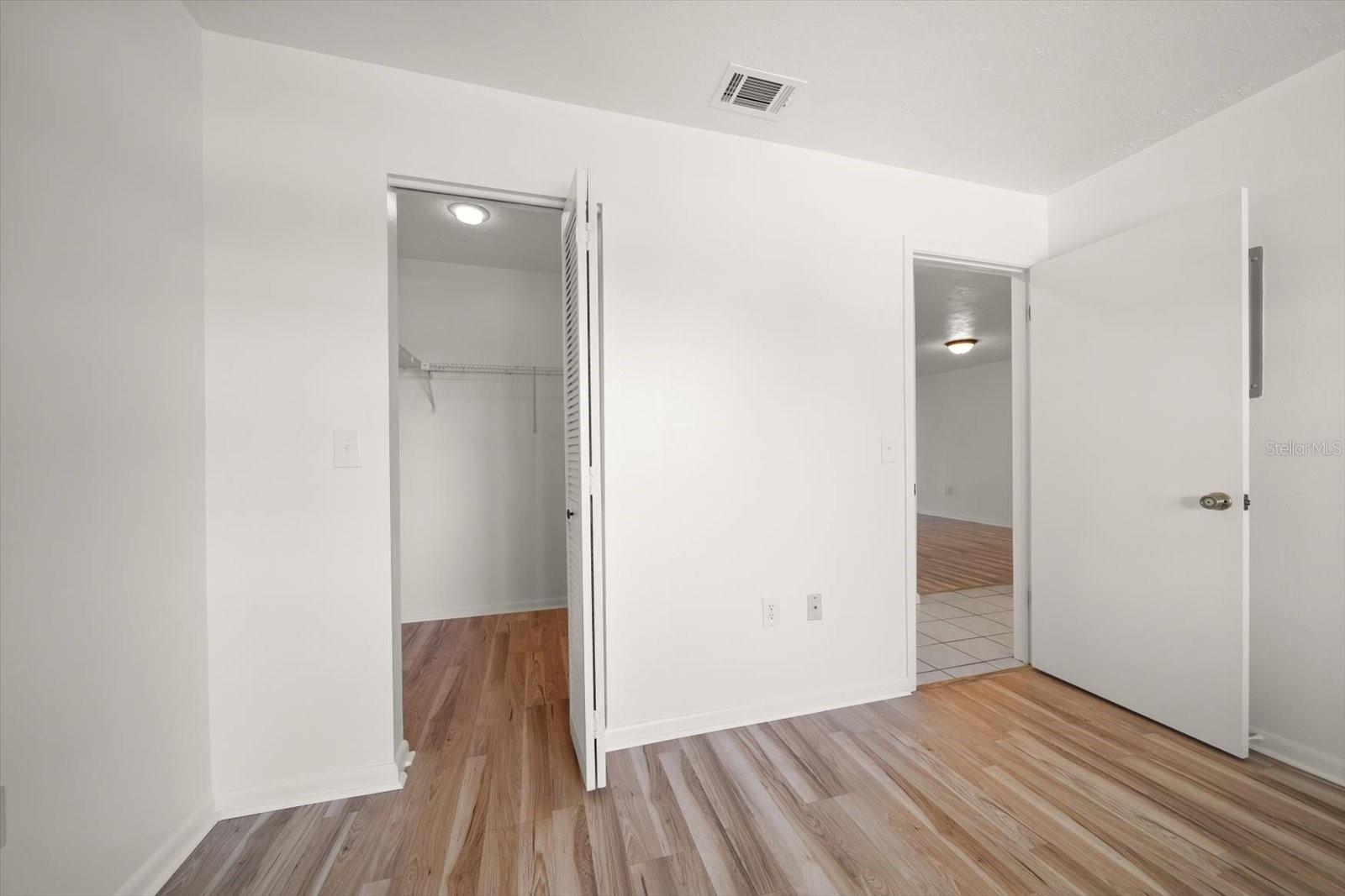 Image 34 of 48 For 100 Grand Boulevard 205