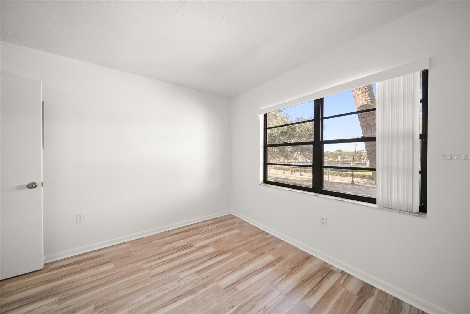 Image 35 of 48 For 100 Grand Boulevard 205