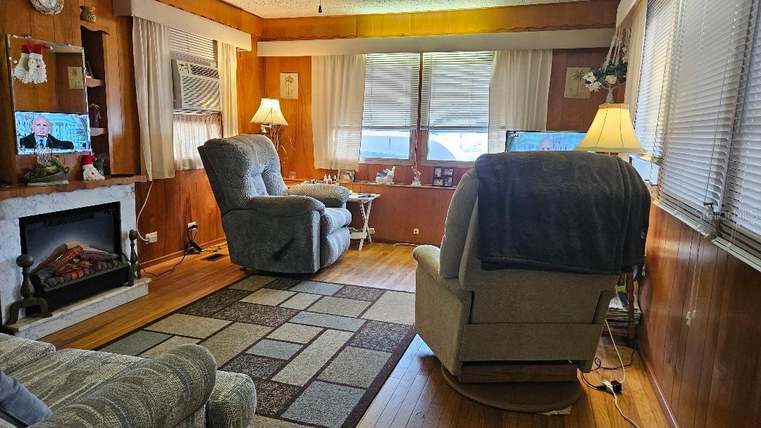 Image 9 of 18 For 8300 Seminole Boulevard 338