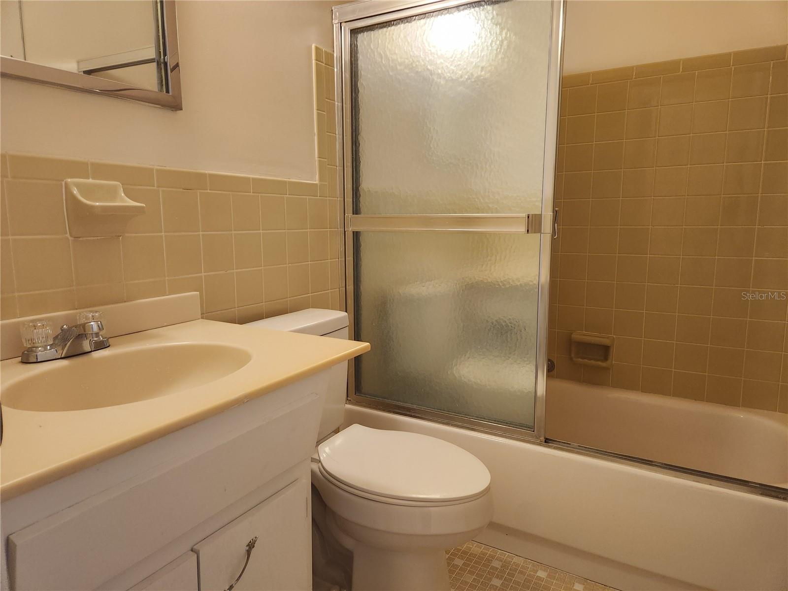 Image 13 of 24 For 2402 Ecuadorian Way 30