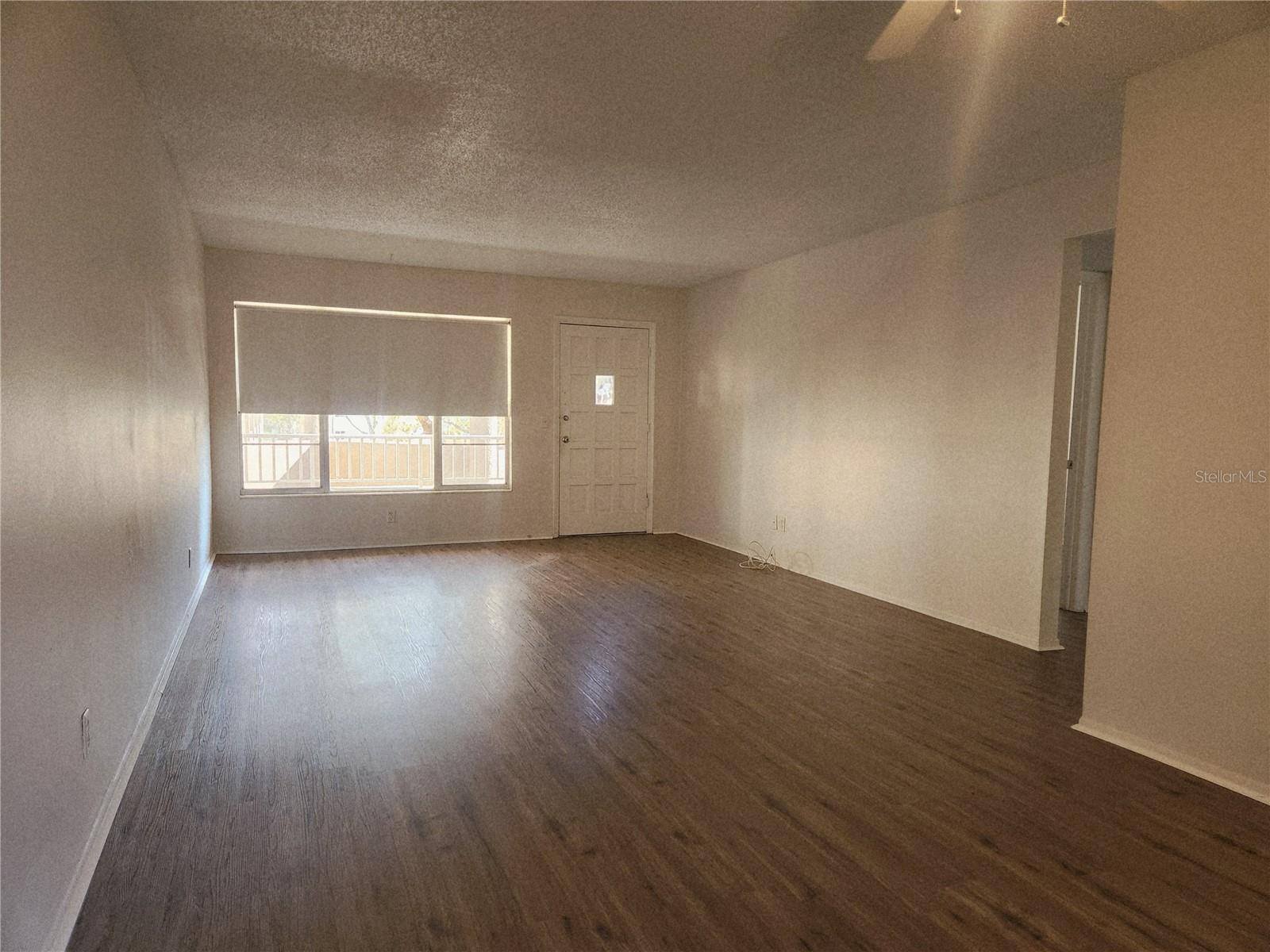 Image 3 of 24 For 2402 Ecuadorian Way 30