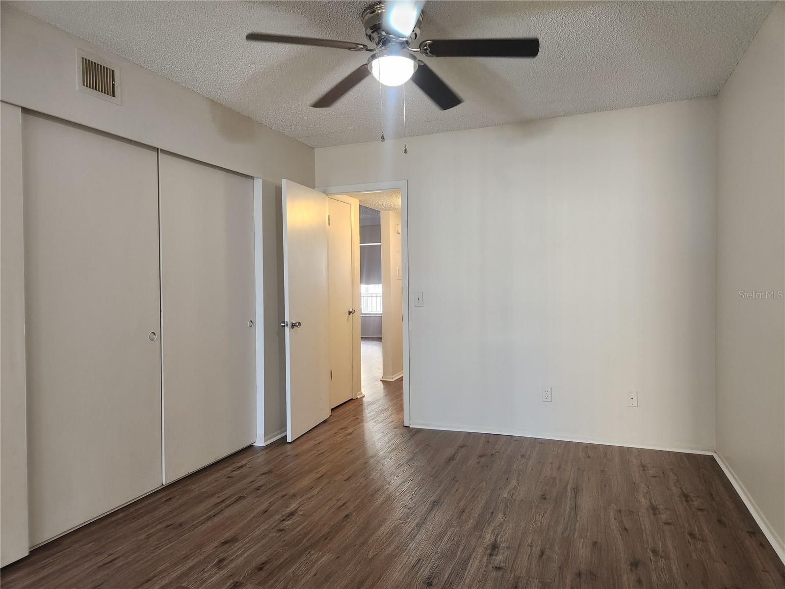 Image 8 of 24 For 2402 Ecuadorian Way 30