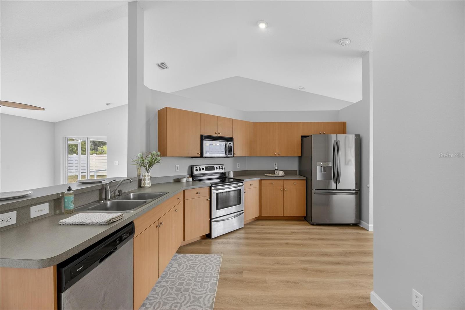 Image 4 of 37 For 7134 87th Lane