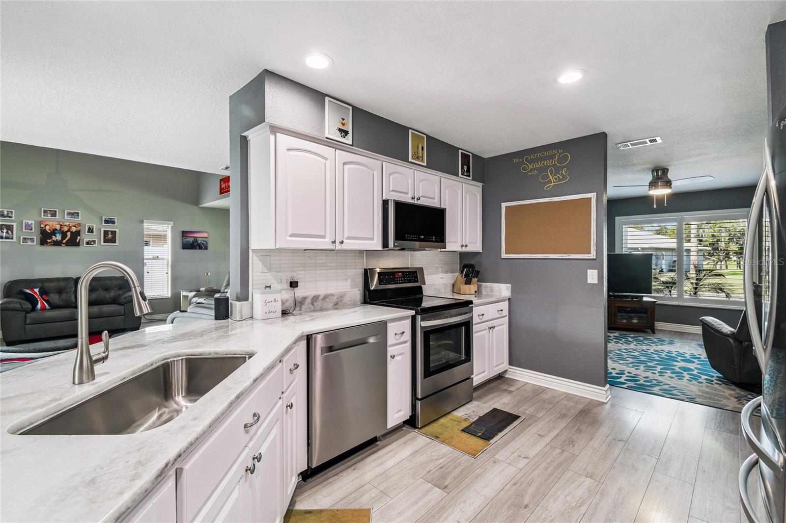 Image 9 of 70 For 9120 Brooker Drive