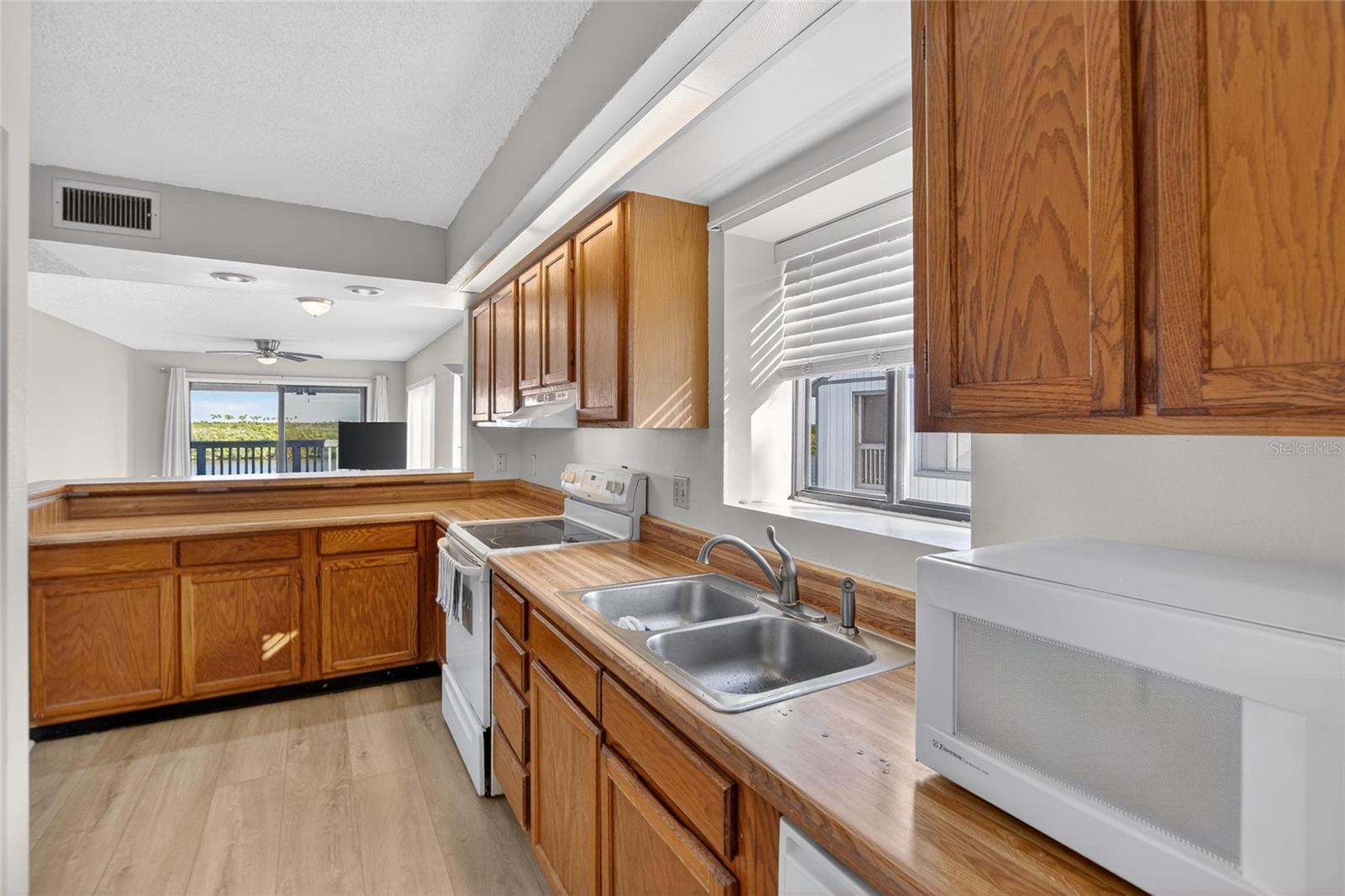 Image 14 of 95 For 813 Bahia Del Sol Drive 34