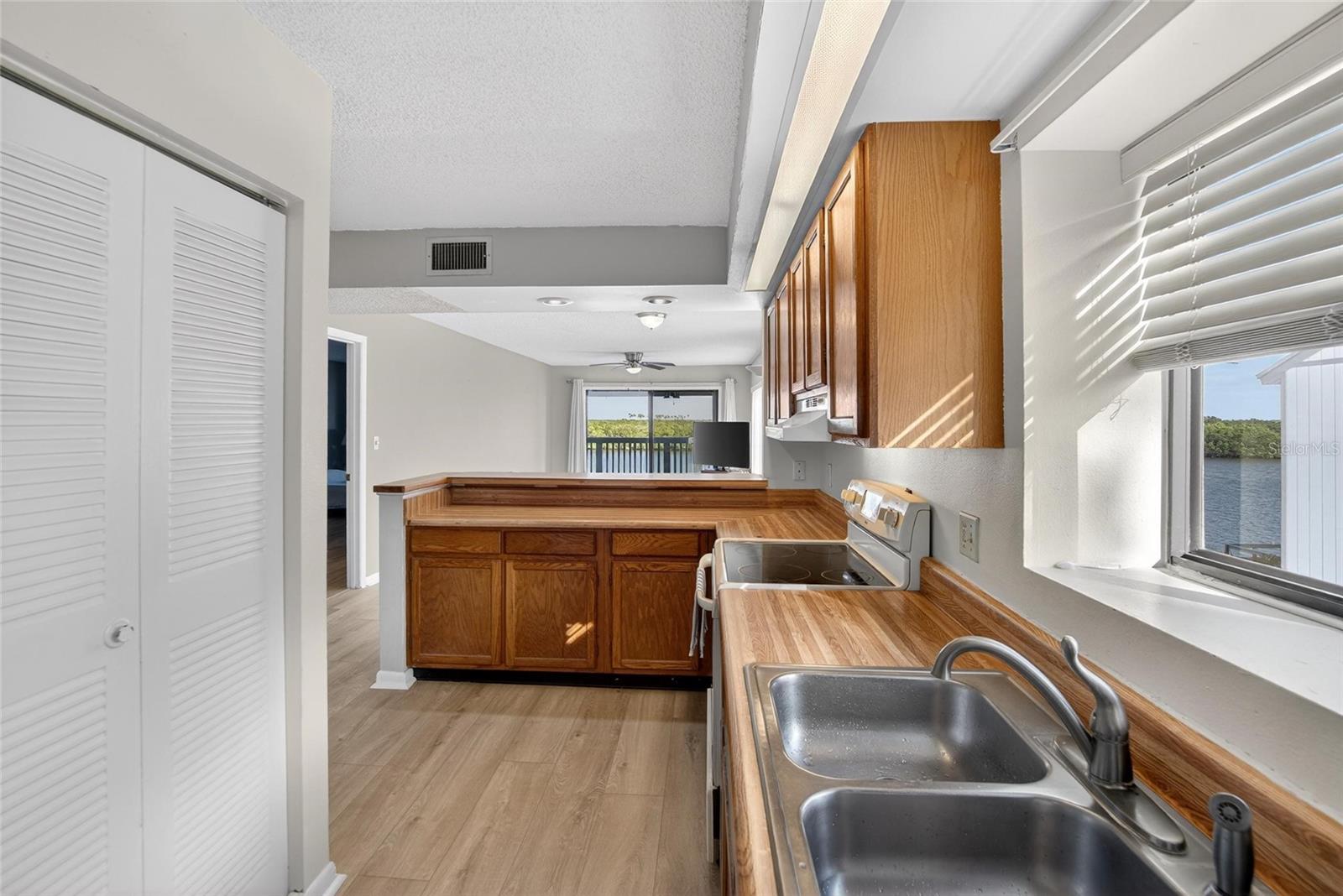 Image 15 of 95 For 813 Bahia Del Sol Drive 34