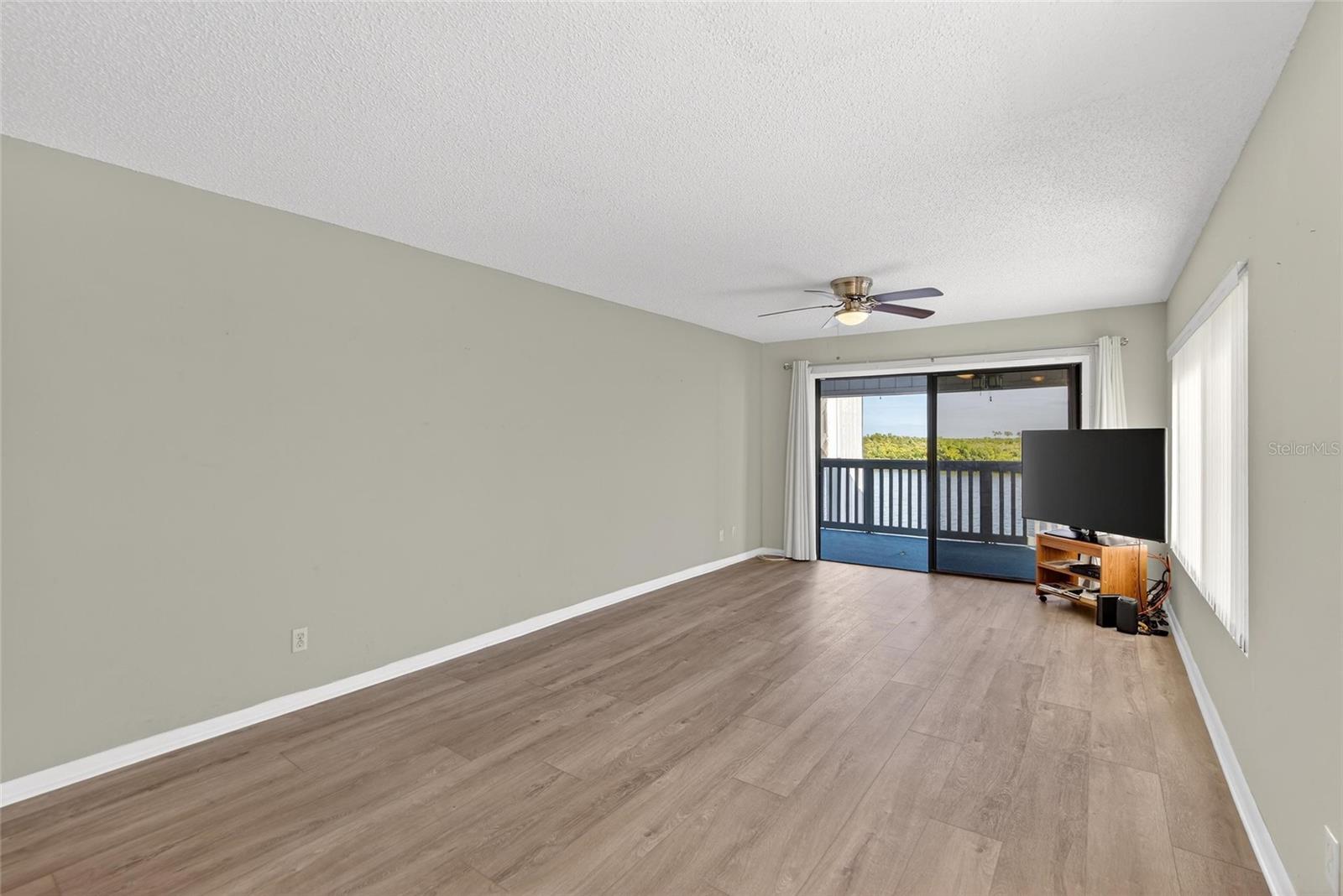 Image 20 of 95 For 813 Bahia Del Sol Drive 34