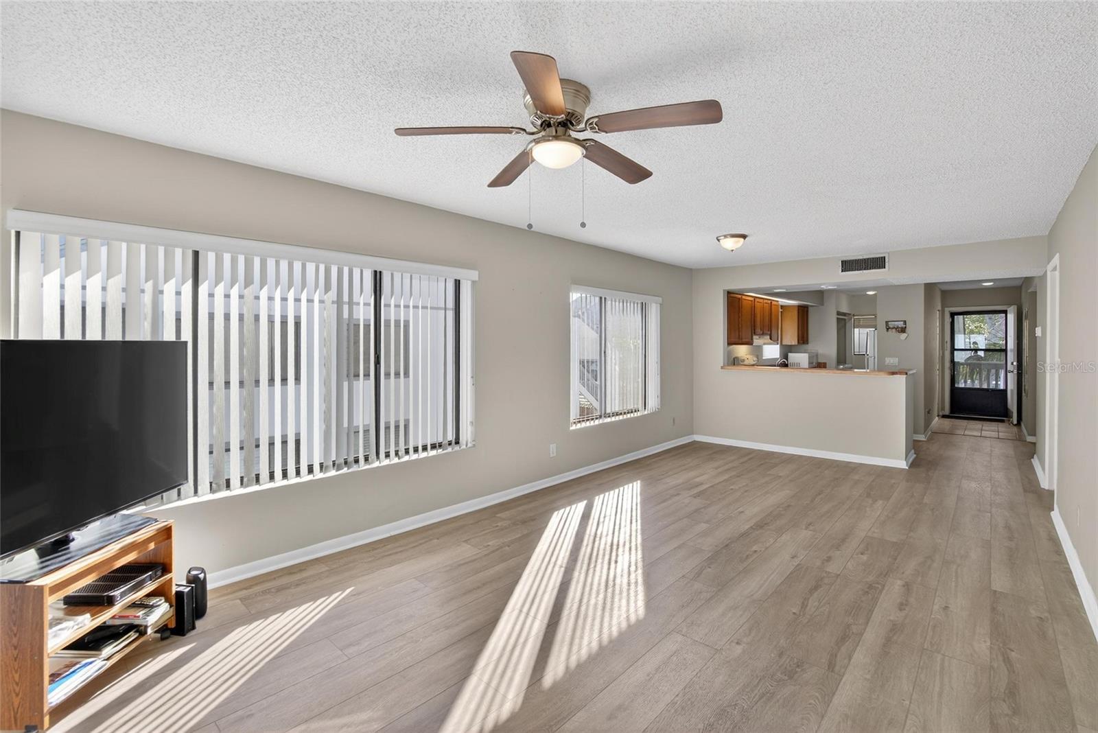 Image 23 of 95 For 813 Bahia Del Sol Drive 34