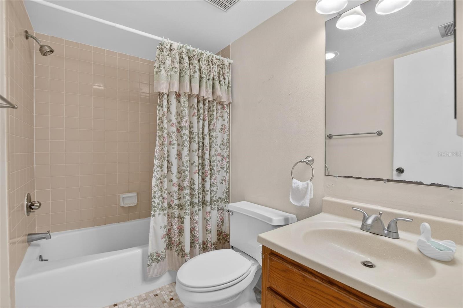 Image 34 of 95 For 813 Bahia Del Sol Drive 34