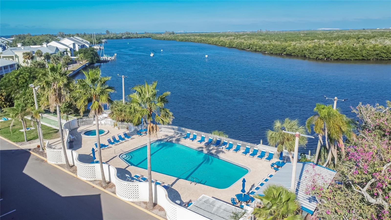 Image 60 of 95 For 813 Bahia Del Sol Drive 34