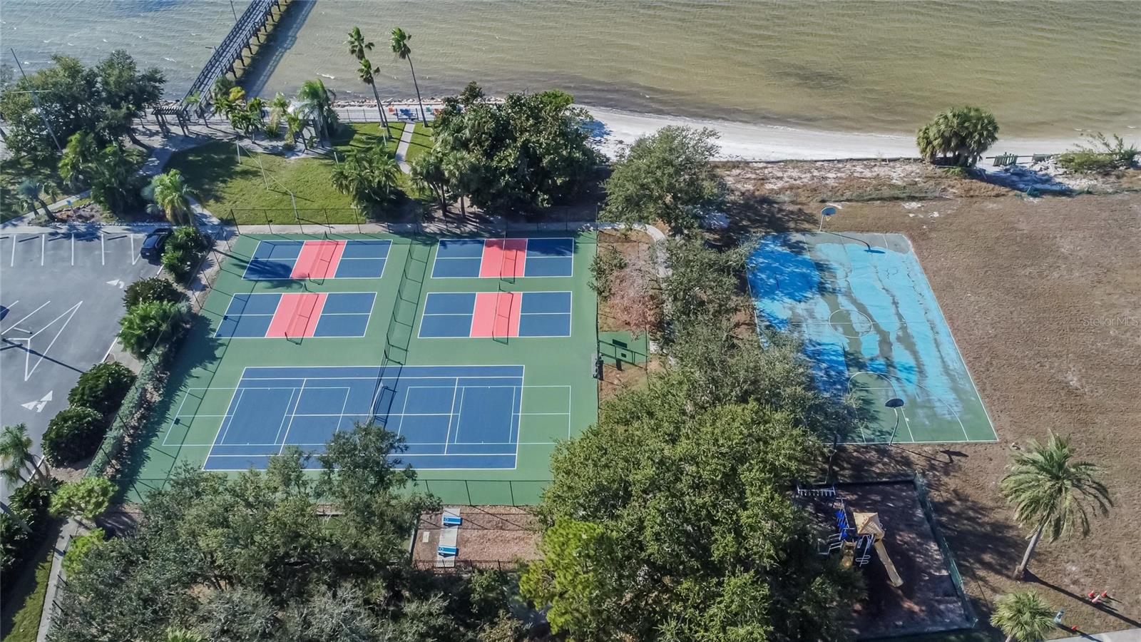 Image 64 of 95 For 813 Bahia Del Sol Drive 34