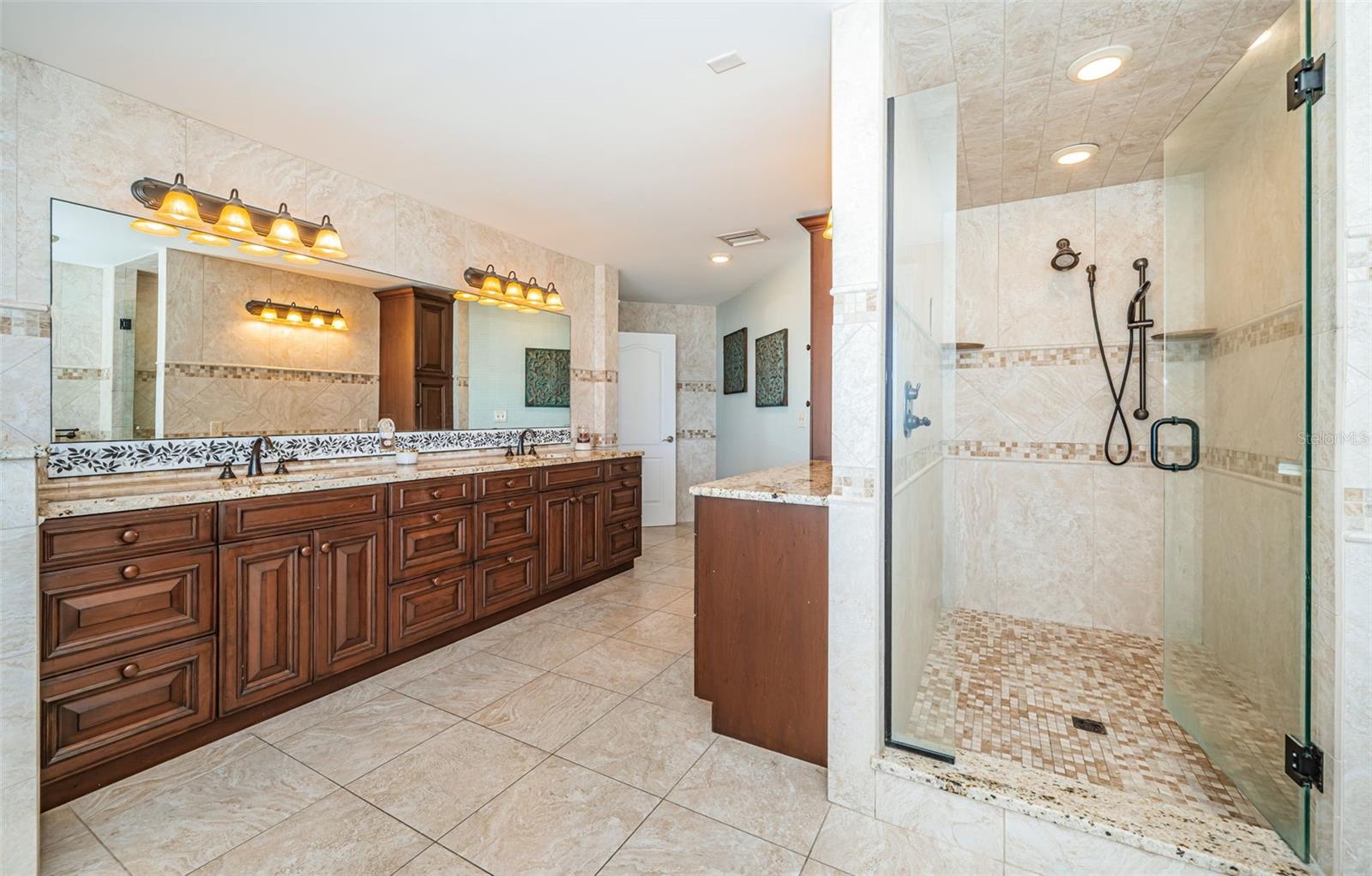 Image 17 of 90 For 934 Eldorado Avenue