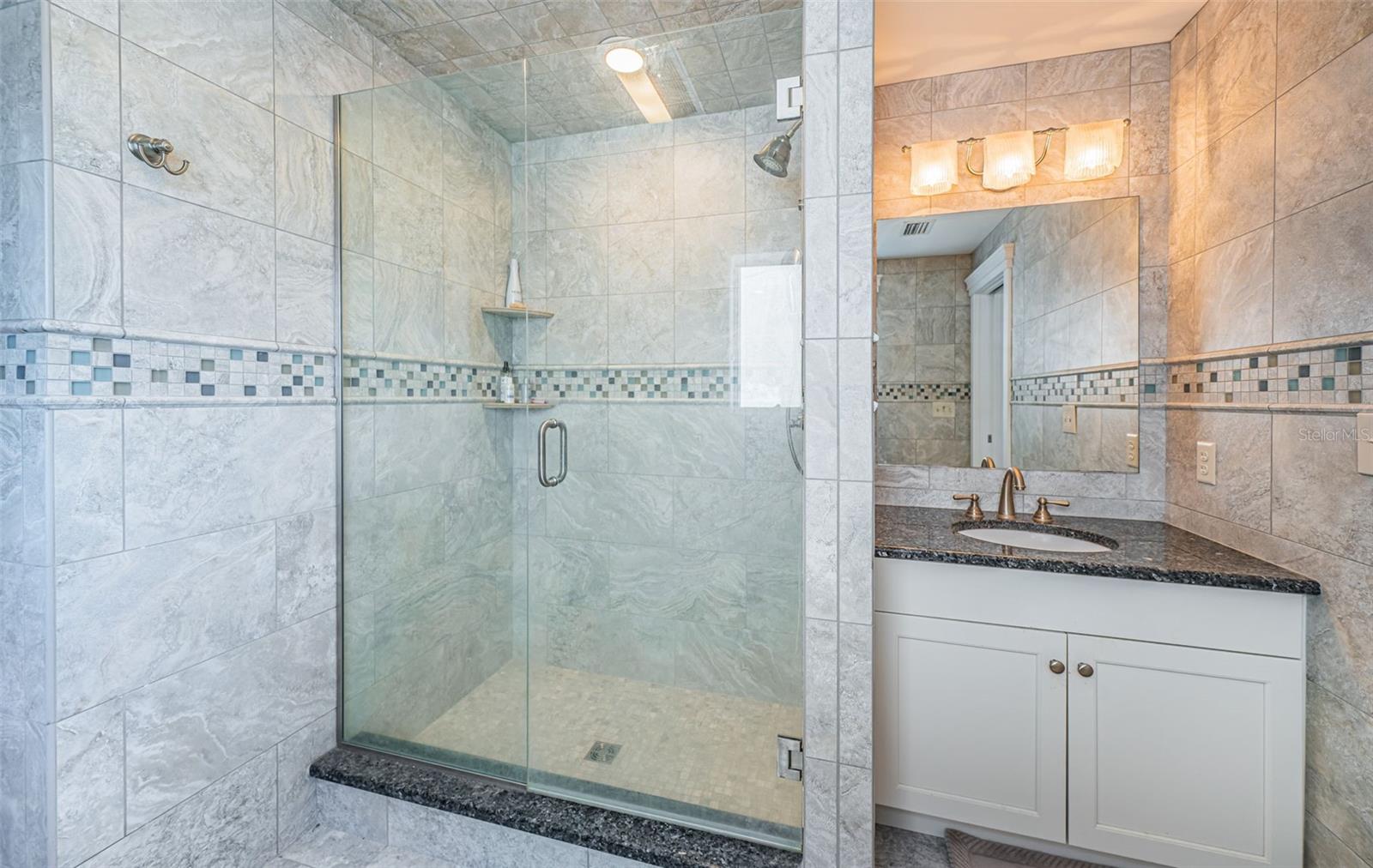 Image 19 of 90 For 934 Eldorado Avenue