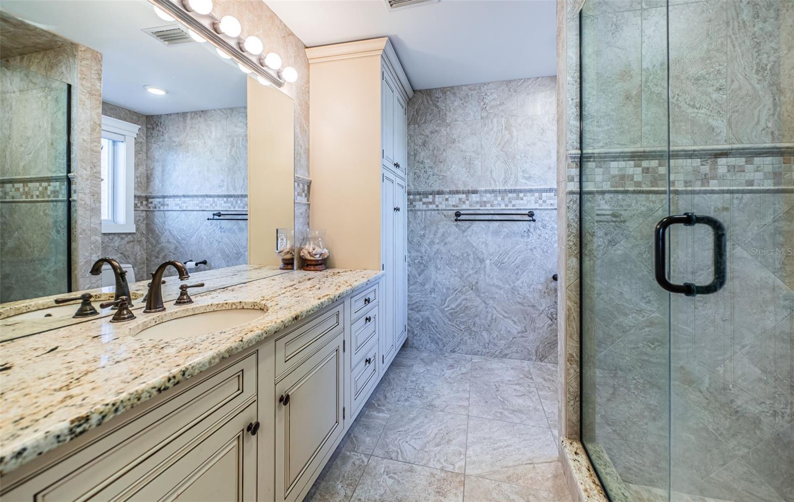 Image 21 of 90 For 934 Eldorado Avenue