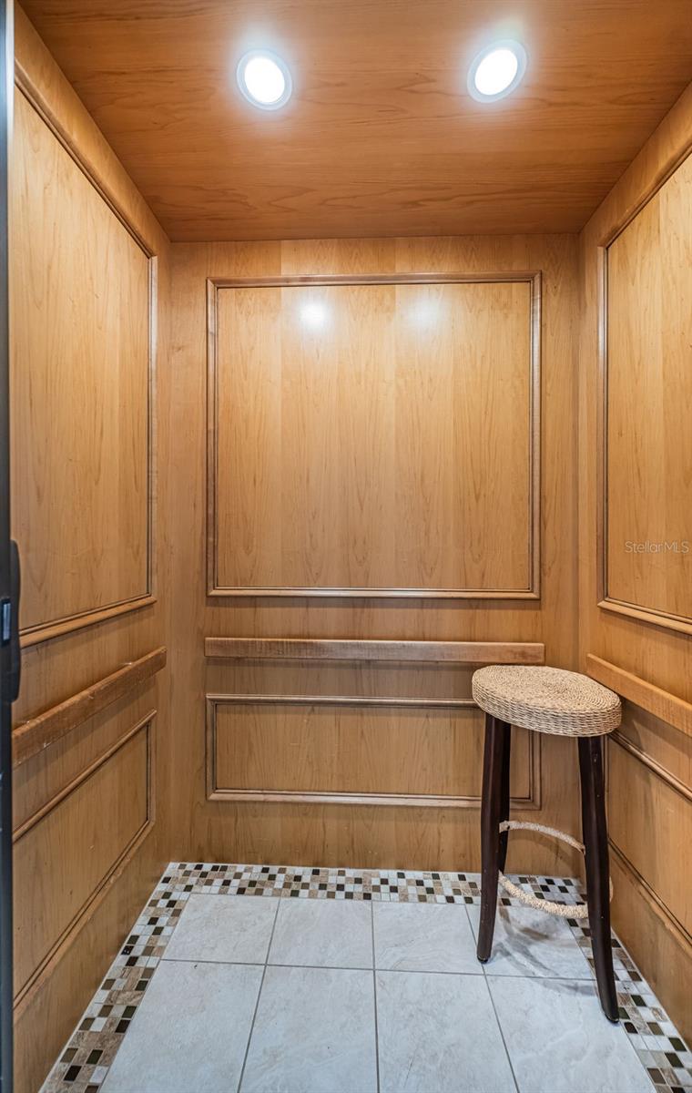 Image 22 of 90 For 934 Eldorado Avenue