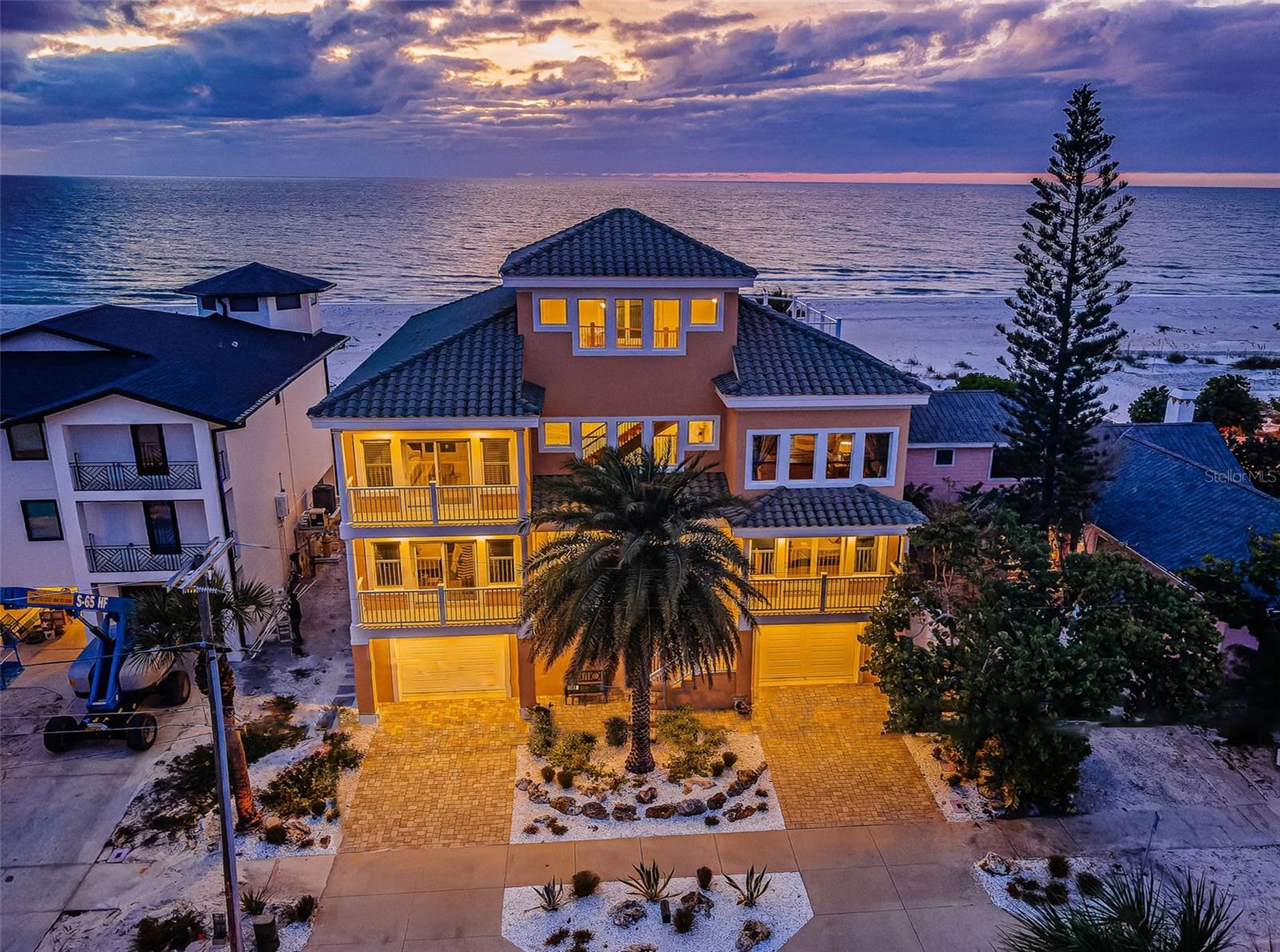 Image 4 of 90 For 934 Eldorado Avenue