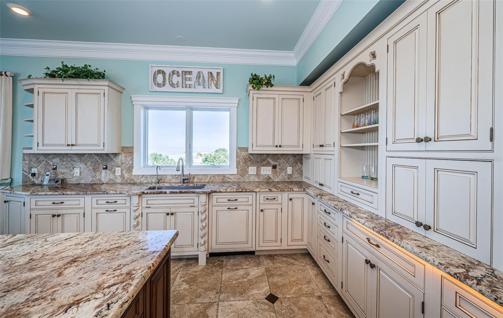 Image 44 of 90 For 934 Eldorado Avenue