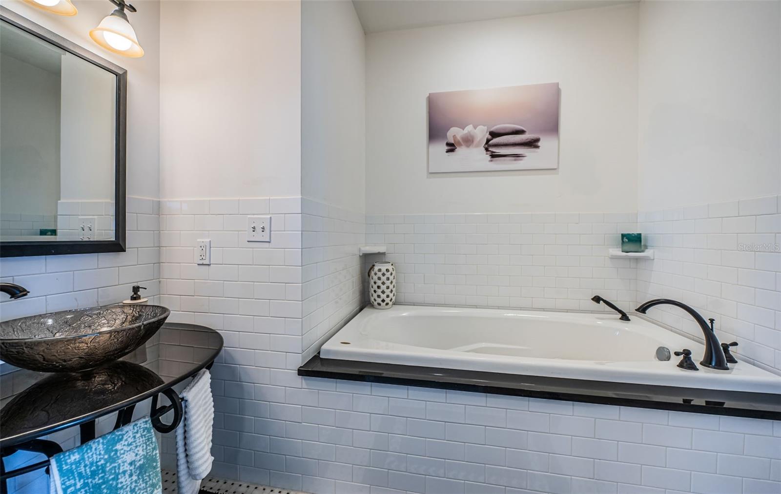 Image 50 of 90 For 934 Eldorado Avenue