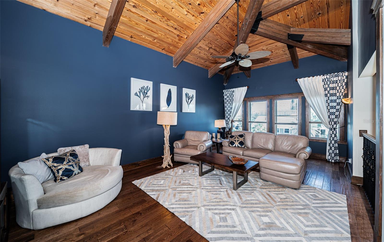 Image 57 of 90 For 934 Eldorado Avenue