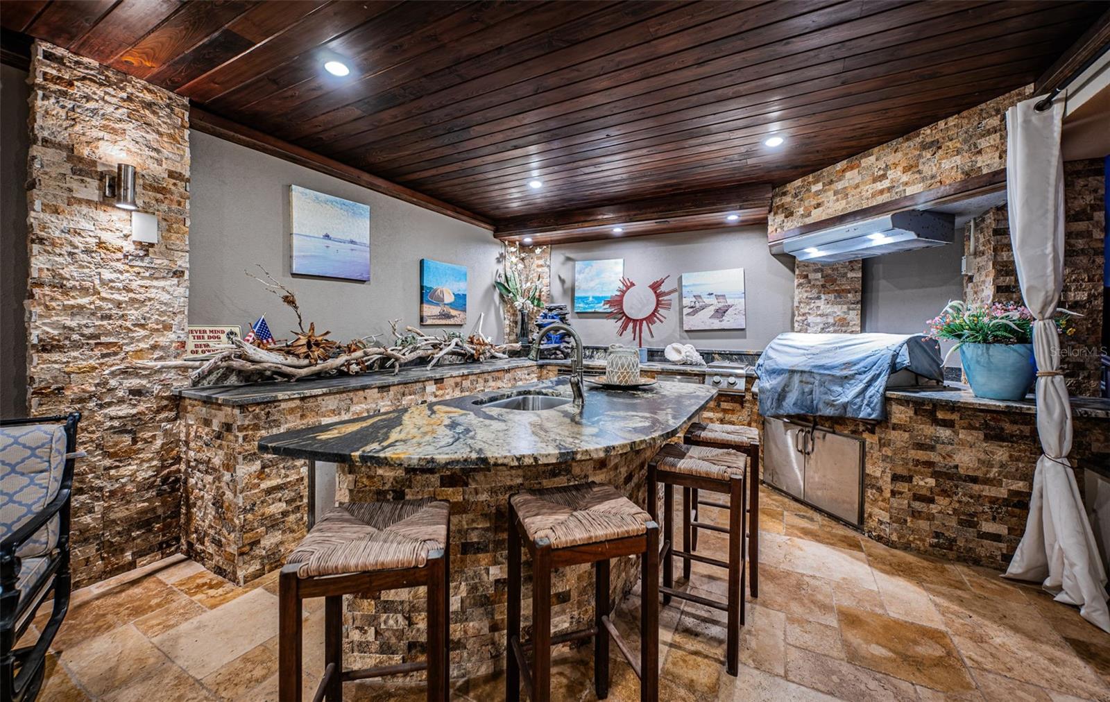 Image 65 of 90 For 934 Eldorado Avenue