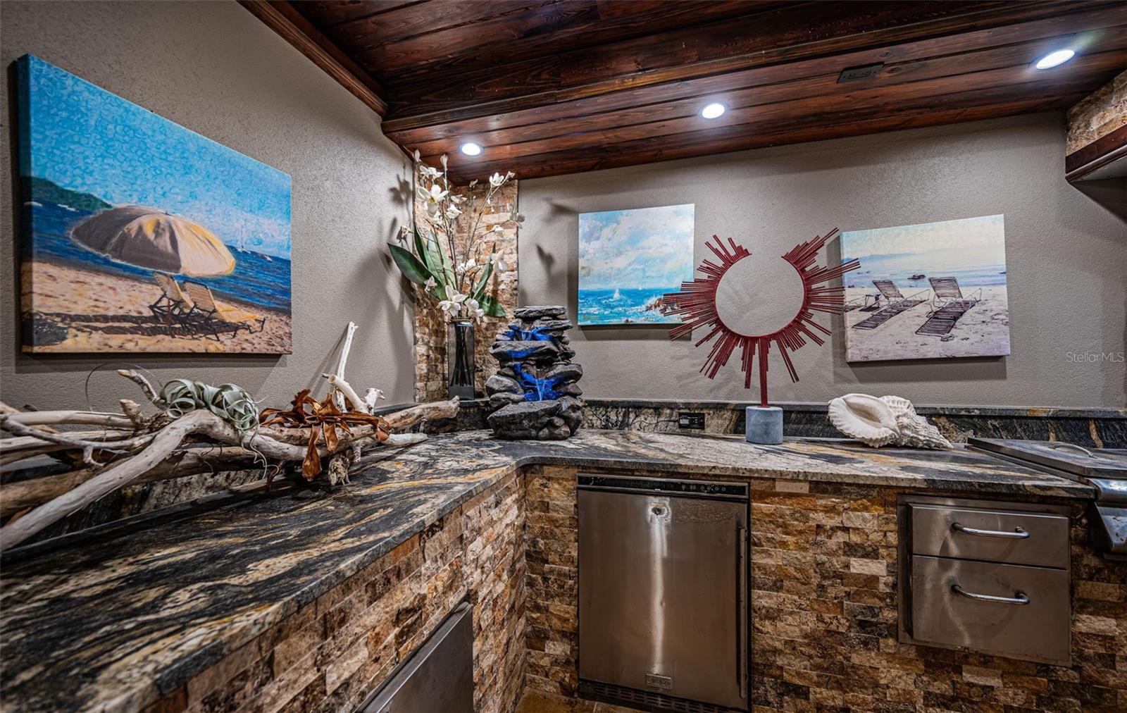 Image 66 of 90 For 934 Eldorado Avenue