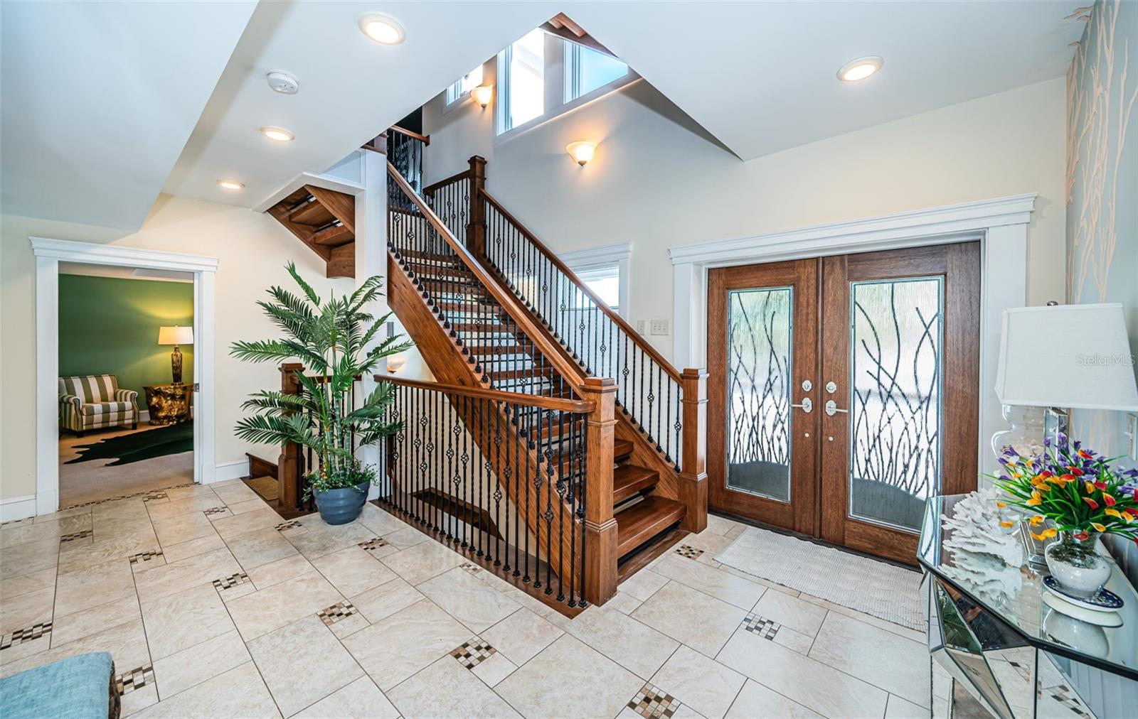 Image 8 of 90 For 934 Eldorado Avenue