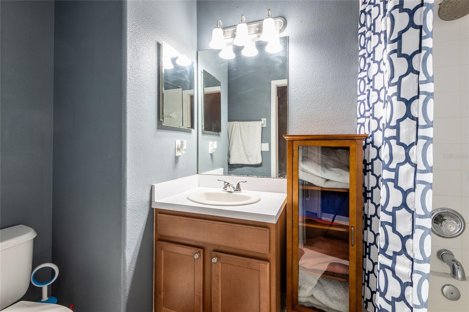 Image 23 of 55 For 3987 Ashworth Place