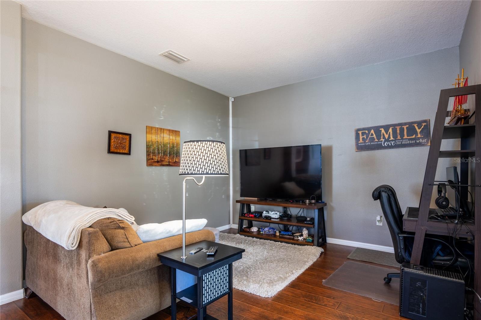 Image 9 of 55 For 3987 Ashworth Place