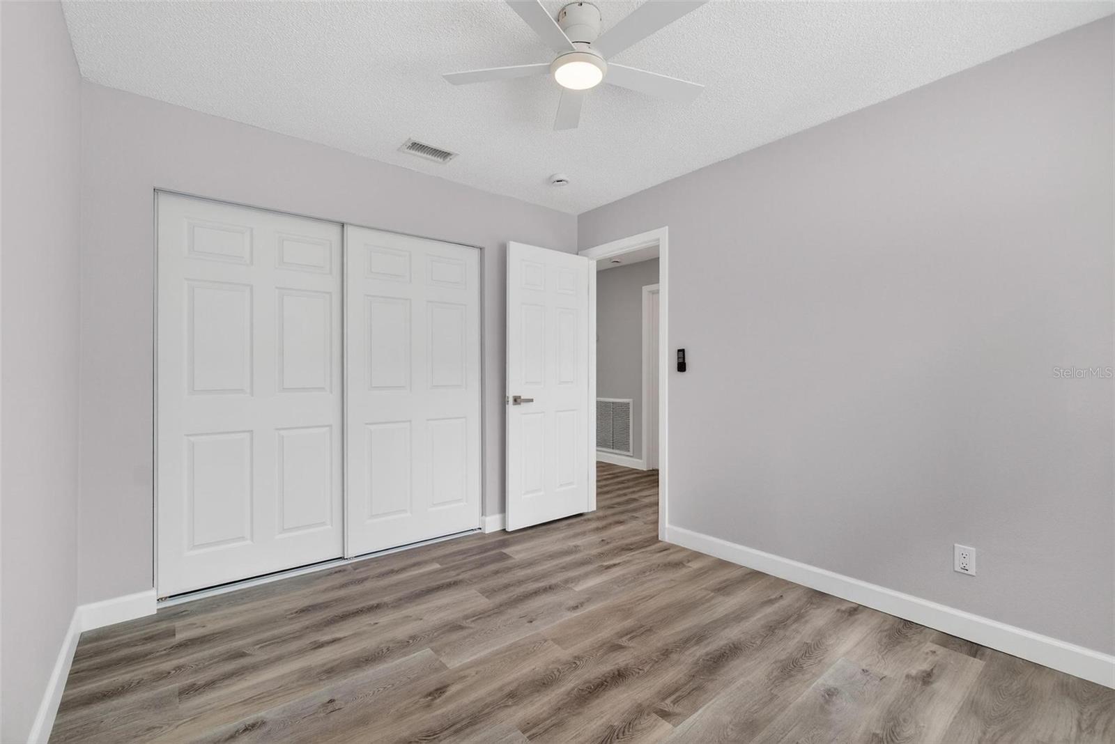 Image 13 of 26 For 5630 Venetian Boulevard Ne