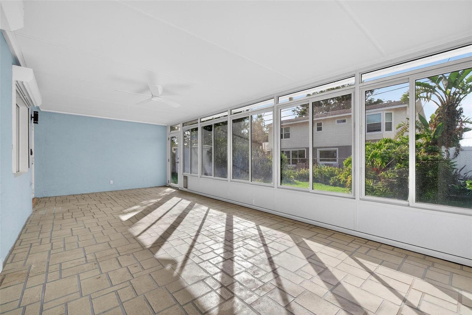 Image 20 of 26 For 5630 Venetian Boulevard Ne