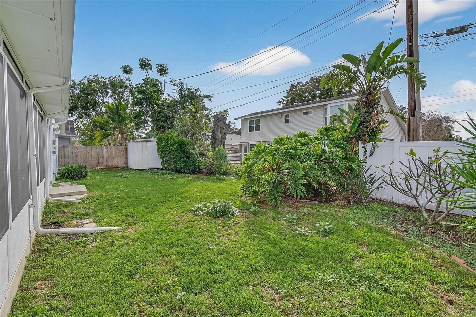 Image 22 of 26 For 5630 Venetian Boulevard Ne