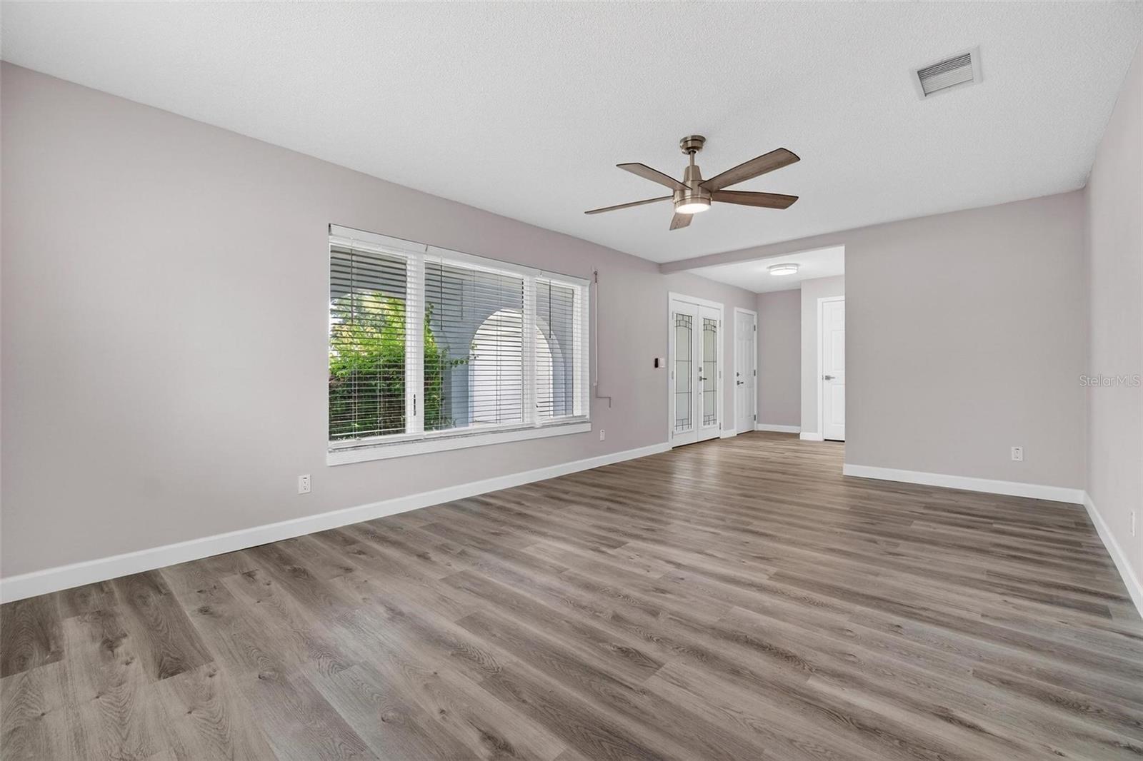 Image 9 of 26 For 5630 Venetian Boulevard Ne