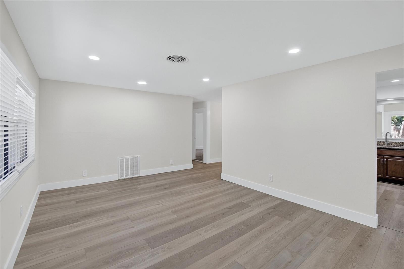 Image 4 of 48 For 4573 20th Avenue N