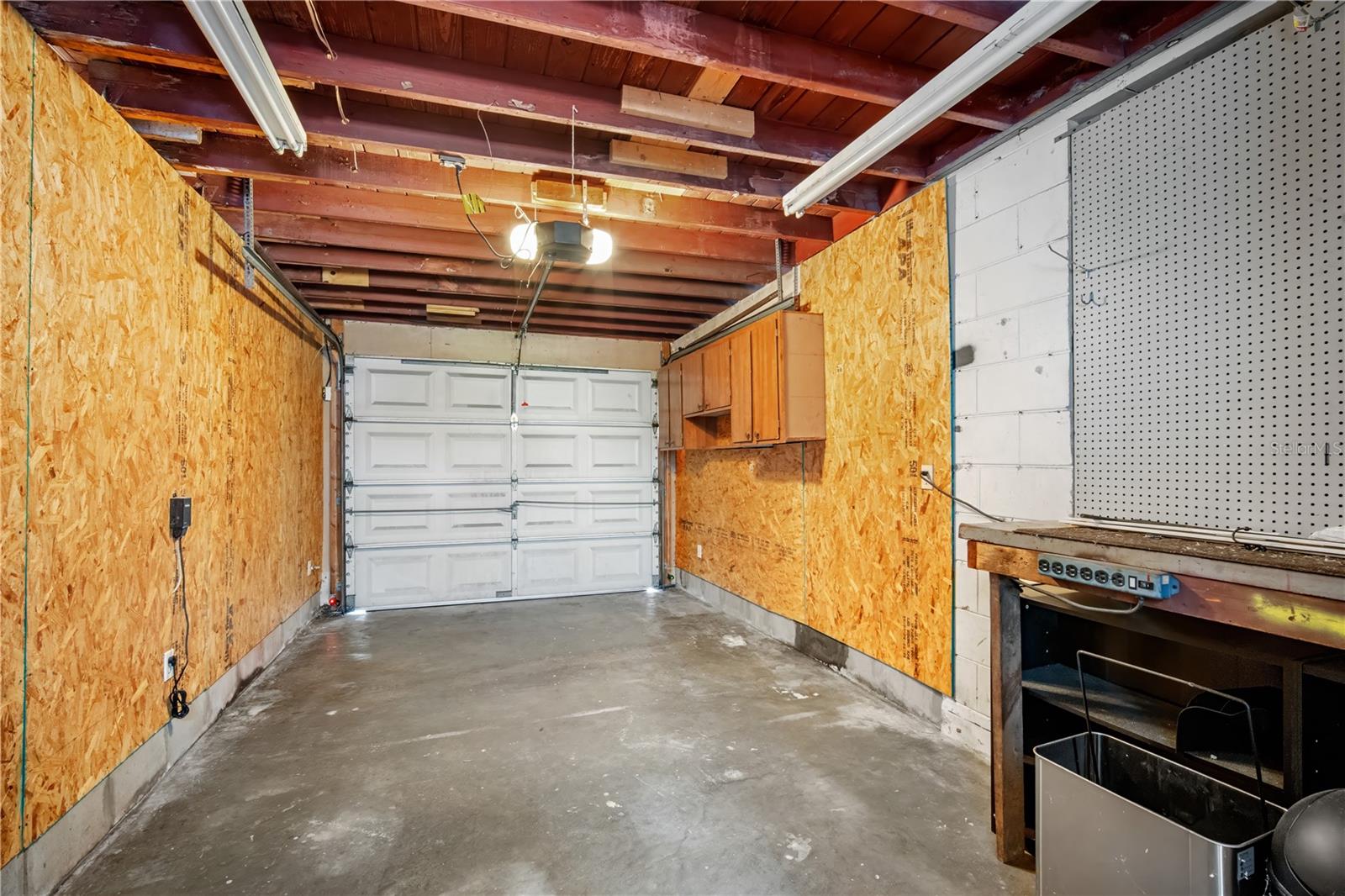 Image 12 of 24 For 3909 Iowa Avenue